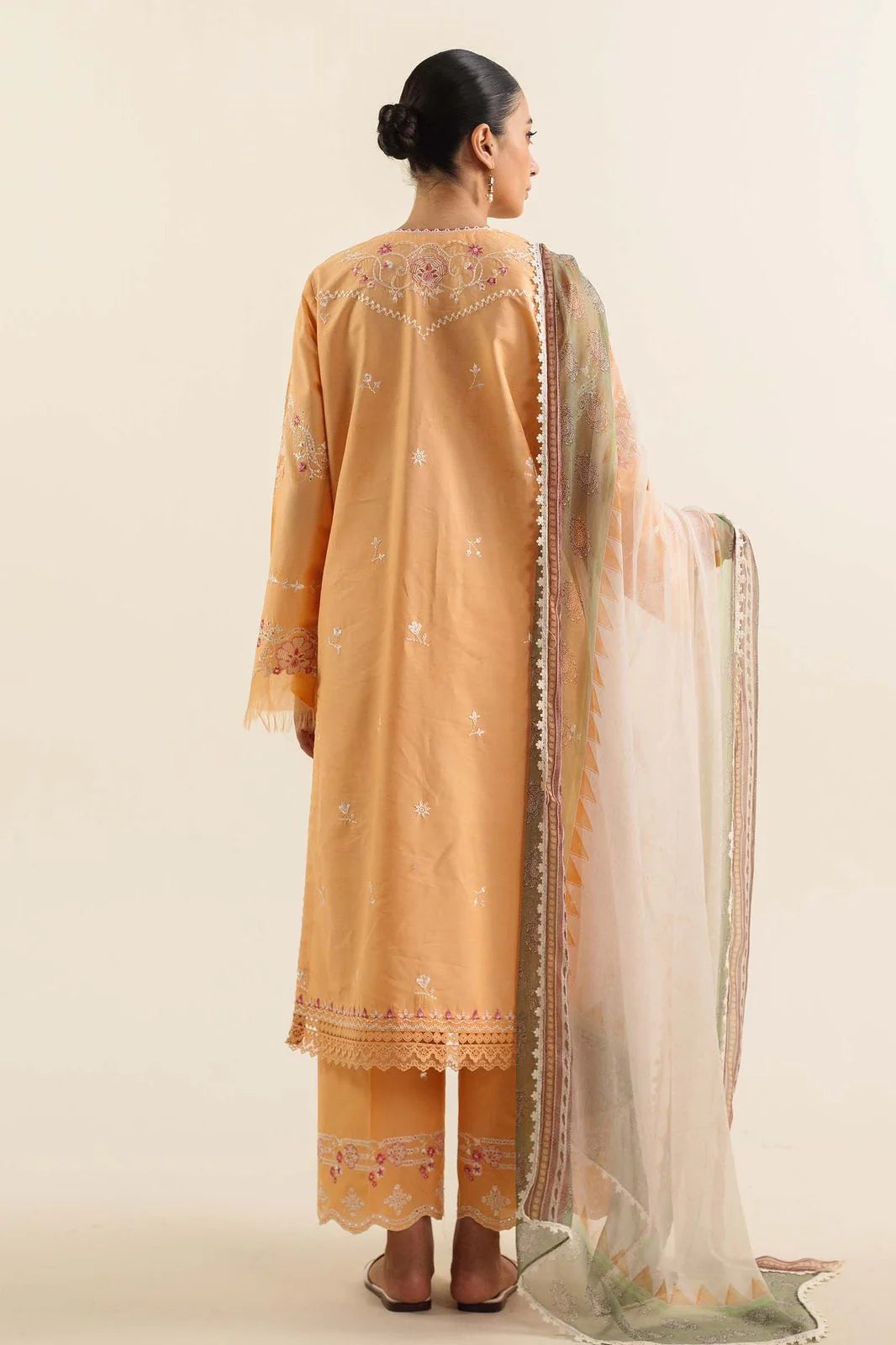 Coco Lawn By Zara Shahjahan Eid Edition – MIRA-8B