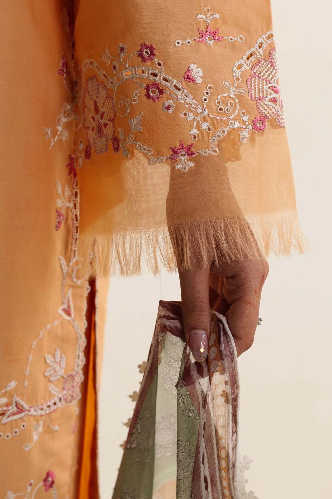 Coco Lawn By Zara Shahjahan Eid Edition – MIRA-8B